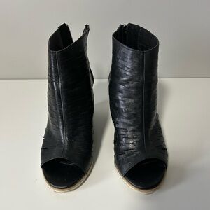 Rudsak Women’s Black Open-Toe Woven Leather Ankle Booties - size 6.5